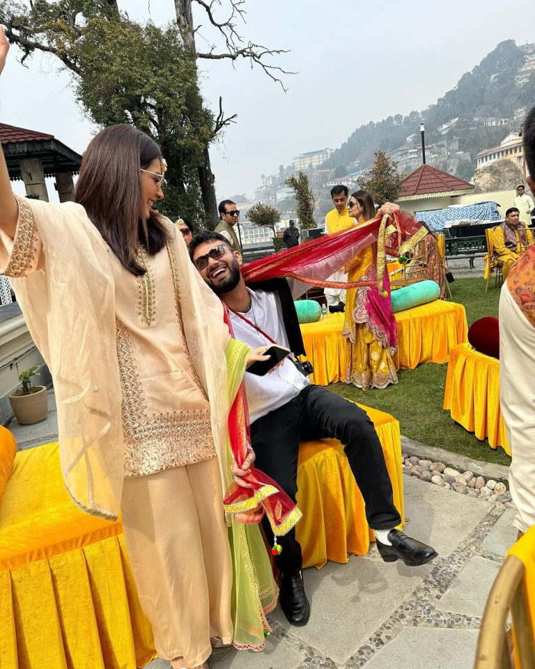 Raashi Khanna Instagram - Excessive laughter and haldi stained smiles ahead. 🤪 #cousinswedding