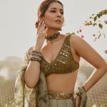 Raashi Khanna Instagram - #yodha in Hyderabad 💚 Outfit - @archanajaju.in Jewellry - @azotiique @ishhaara @vasundharajewelry Styling - @alliaandnayaab Makeup - @makeupbyshefali.s Hair - @zoequiny.hair 📸 @arifminhaz