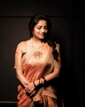 Rachita Ram Instagram - ✨ 
Jewellery @vivantgolddiamonds 
Outfit @angalakruthi 
Styling @varshini_janakiram 
Makeup @nageshmakeover09  Hair @kammarishivarajchary 
Captured by @vasukikarkone
