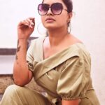 Rachitha Mahalakshmi Instagram - Well….. well….. 😎😎😎😎😎 Wtz ur style statement .,, 😎 Makeover @jokishmakeover 💄🥰 Hairstylist @vanithapatil_makeover_hair 👱🏻‍♀️