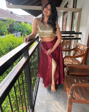 Rachitha Mahalakshmi Instagram - 😍🥰😍🥰😍🥰😍🥰😍🥰 managed to click few pics before d event….. 😜😉😉😉😉😉😉
Hope our little efforts to entertain you all was not unnoticed,in spite of all d flaws happened 🙄we gave our best🙃🙌🏻🙌🏻🙌🏻
Hope u guys enjoyed d performance 🎭 💃 🥰🥰
🙏🏻🙏🏻🙏🏻Nandri🙏🏻🙏🏻🙏🏻🇱🇰
#jaffna