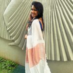 Rachitha Mahalakshmi Instagram - Nd d vibe is on……… 😇😇😇😇 💙🤍💙🤍💙🤍💙💙💙💙 🇱🇰😇😇😇😇😇😇😇😇