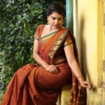 Rachitha Mahalakshmi Instagram – Last set of pics in this look ….. 
❤️🫣❤️🫣❤️🫣❤️
“Flaunting with Integrity”……. ❤️❤️❤️❤️❤️
#sareelove