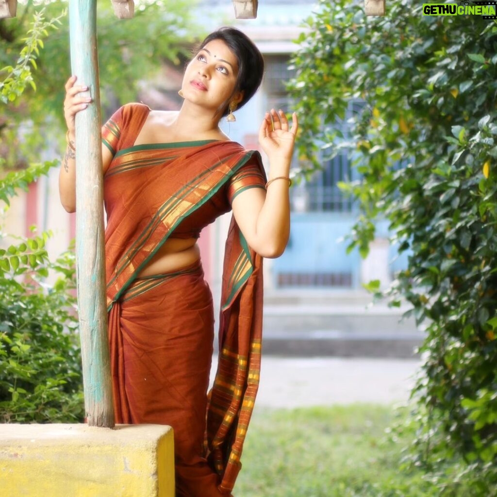 Rachitha Mahalakshmi Instagram - Last set of pics in this look ..... ❤🫣❤🫣❤🫣❤ "Flaunting with Integrity"....... ❤❤❤❤❤ #sareelove
