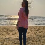 Rachitha Mahalakshmi Instagram - Take a break from d noise around nd enhance d beauty of silence ....... 🙌🏻🙌🏻🙌🏻🙌🏻 -One must first have a lot of patience to Learn to have patience...... 😌 Live in the moment..... 🙌🏻🙌🏻 #vibingwiththesong #beingresilient #patiencepays