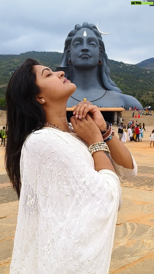 Rachitha Mahalakshmi Instagram - The cure of pain is in the pain ....... 🙌🏻 The ultimate truth of life 🙏🏻🙏🏻🙏🏻🙏🏻🙏🏻 Spiritually reboot..... Unplug nd refresh ur soul...... "It's wen u have a lot to say, but being calm nd silent is d option you choose" 🧘🏻‍♀ ANBAE SHIVAM 🙏🏻🙏🏻🙏🏻🙏🏻🙏🏻🙏🏻🙏🏻🙏🏻🙏🏻 @aathidivinecollections 📿