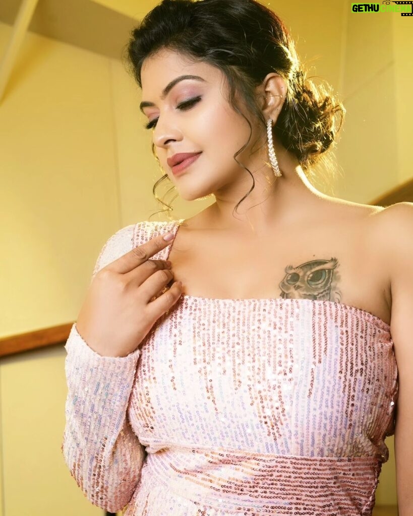 Rachitha Mahalakshmi Instagram - Turn ur wounds into wisdom... 🦉 true sign of wisdom 🫡😇 : Outfit @dharaniofficialpage 😇 : Mua @makeover_by_andrea ❤️ : Hairstyle @nishok_hairstylist 💁🏻‍♀️ : Photography @teamcreators 📸 : Jewellery @jewelhub