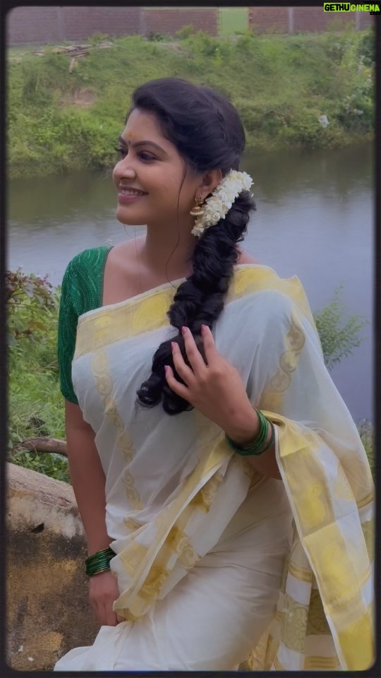 Rachitha Mahalakshmi Instagram - Elegance is an attitude.... And Simplicity is the keynote to all the true Elegance..... 😇😇😇😇 ❤️❤️❤️❤️❤️❤️ Byeee byeeee onam..... 🫡😇😇😇