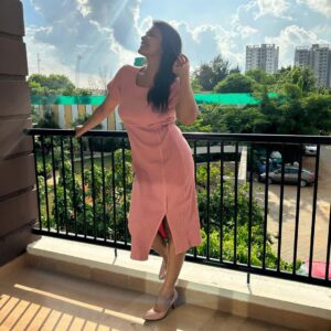 Rachitha Mahalakshmi Instagram - Wen u r at d edge of your mind Pose…..pose…….pose…… and just pose……… 😉😉😉😉😉😉😇😇😇😇 #selfcare #silentbutloudthoughts #practicewhatyoupreach ✌️ #letyouractionsspeak 😇