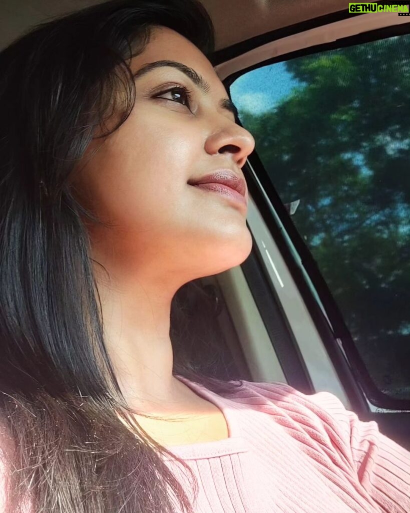 Rachitha Mahalakshmi Instagram - A smile a day,keeps d pain away 😄😀😀😀