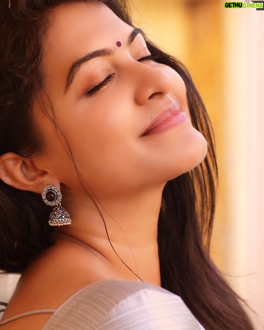 Rachitha Mahalakshmi Instagram - As long as you are being ur authentic self ,not being liked by certain ppl is literally a blessing...... πππππ More on d wayππππ : @saranjphotography : #selfcare #selflove #selfmade