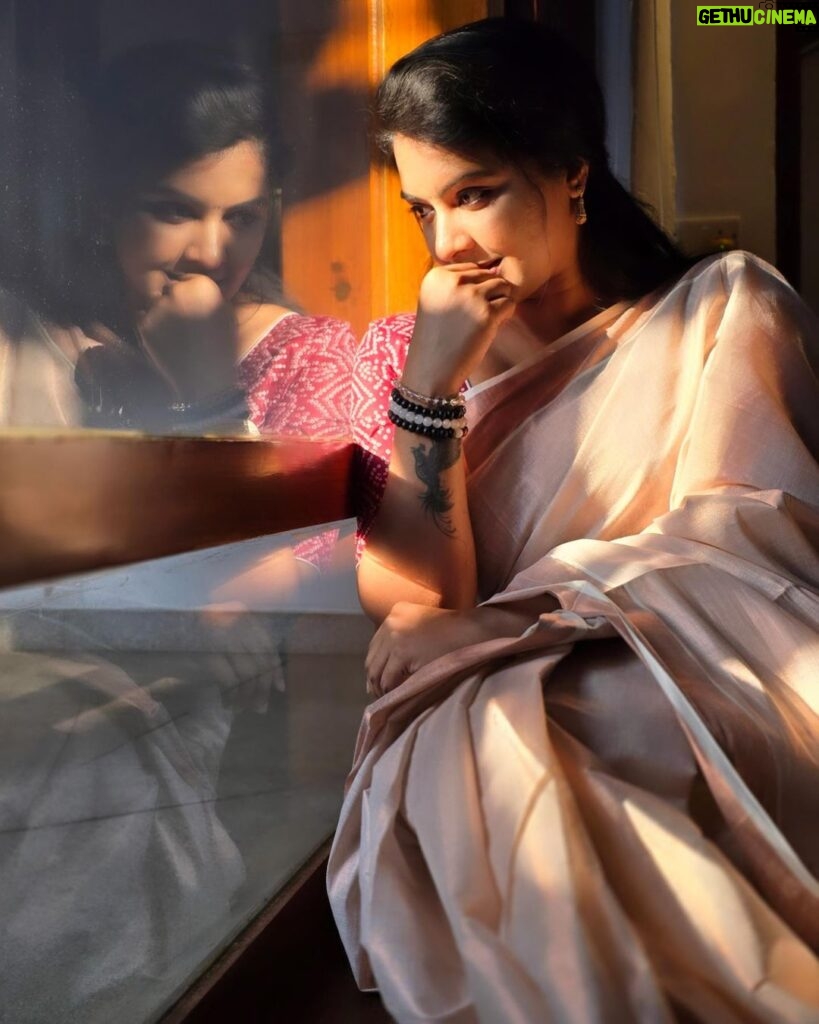 Rachitha Mahalakshmi Instagram - Sun-kissed series 🌄🌅🥰🥰🥰🥰🥰🥰🥰🥰🥰