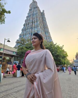 Rachitha Mahalakshmi Instagram - Feeling divine 😇
#maduraimeenakshiammantemple