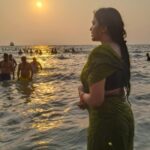 Rachitha Mahalakshmi Instagram - BTS 🔥 fire movie shoot....... Full on water 🌊 🫢🫢🫢🫢😉😉😉😉 Sometimes smart work serves, but hard work sustains..... Well this is wt my kind of work looks like 👍🏻 💪 🎭🎥 #firemovie #Rameshwaram