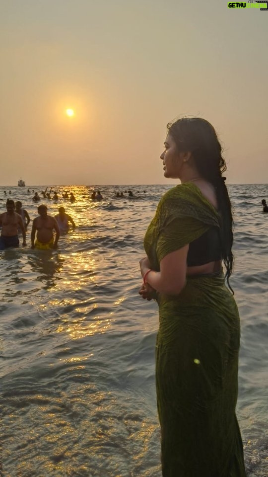 Rachitha Mahalakshmi Instagram - BTS 🔥 fire movie shoot....... Full on water 🌊 🫢🫢🫢🫢😉😉😉😉 Sometimes smart work serves, but hard work sustains..... Well this is wt my kind of work looks like 👍🏻 💪 🎭🎥 #firemovie #Rameshwaram