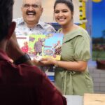 Rachitha Mahalakshmi Instagram - After a long time 😇😇😇😇😇 Thank u for having me in the show @sihikahichandru sir 😍😍😍😍😍😍 @bombaatbhojana #bombaatbhojana #starsuvarna