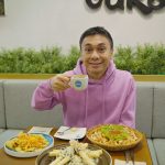 Raditya Dika Instagram - Gue udah lama nggak ngopi di luar, tapi kali ini gue belain ngopi di Excelso. Karena spesial tahun kabisat ini, Excelso ada promo 29 ribuan aja untuk semua menu. Kalau kamu ulang tahun di tanggal 29 Februari, akan ada tambahan promo buat kamu! Buruan ajak temen-temen ke Excelso buat nikmati promonya. Jangan ketinggalan karena cuma berlaku 28-29 Februari 2024!