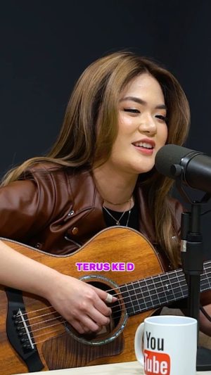 Raditya Dika Instagram - Padahal saya yang bikin lagunya