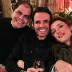 Rafa Brites Instagram – Liderança de Propósito uma imersão da @singularityubr para repensarmos caminhos .  3 dias especiais aqui @distritoitaqui sonho do meu amigo @adelsonsousa . Acredito que as empresas são os grandes agentes de transformação da sociedade, quando me formei em administração o objetivo era estar dentro desses ecossistemas e poder contribuir. A vida é maluca , dei mil voltas na minha profissão e ha uns 2 anos voltei a me voltar para o mundo Corp , me considero uma outsider quando não entendo algumas siglas de cargos no Linkedn . Mas numa boa roda em volta da fogueira com @alecacaushow  não existe cargo nem crachá, somos pessoas pensando em como podemos evoluir.  Ate a proxima!