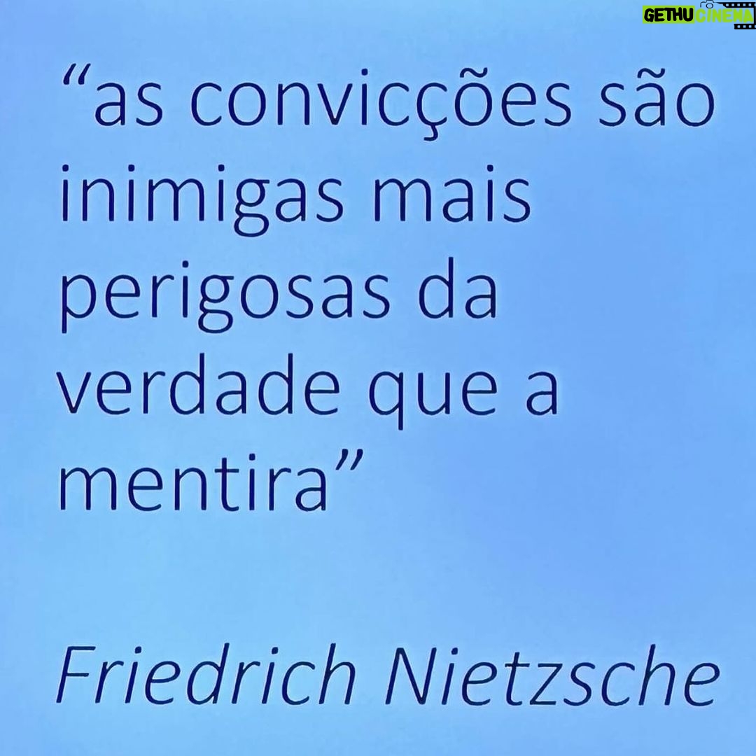 Rafa Brites Instagram - Liderança de Propósito uma imersão da @singularityubr para repensarmos caminhos . 3 dias especiais aqui @distritoitaqui sonho do meu amigo @adelsonsousa . Acredito que as empresas são os grandes agentes de transformação da sociedade, quando me formei em administração o objetivo era estar dentro desses ecossistemas e poder contribuir. A vida é maluca , dei mil voltas na minha profissão e ha uns 2 anos voltei a me voltar para o mundo Corp , me considero uma outsider quando não entendo algumas siglas de cargos no Linkedn . Mas numa boa roda em volta da fogueira com @alecacaushow não existe cargo nem crachá, somos pessoas pensando em como podemos evoluir. Ate a proxima!