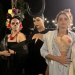 Rafa Brites Instagram – Eu não tive medo de fantasma, nem de bruxa, Fred Krueger, palhaço It é fichinha medo eu tive no puerpério. Passar as noites em claro com um bebezinho que depende de vc. Me da arrepio de lembrar …Ontem no Halloween dos meus amigos amados @monicabenini e do @junior_oficial . O @andreolifelipe foi de Faria Limer e eufui do momento mais aterrorizante da minha vida alguém se identificou com essa “fantasia “ ?