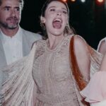 Rafa Brites Instagram – Repare na evolução das fotos… O casamento da @celinalocks  e do @ronaldo foi perfeito, não só pq tudo estava lindo… mas pq tudo estava leve, feliz e dançante! É impressionante como a Celina tem esse dom, ser o ápice da chiqueza e bom gosto , mas nunca chegar perto da frescura ou ostentação.. Que o amor vença todos os dias e a vida de vcs tenha o gosto daquela pipoquinha doce