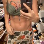 Rafa Brites Instagram – Ha 2 meses fiz minha cirurgia de explante , o T que virou L ♥️ e enxerto… nunca é facil tomar a decisão de se submeter a anestesia, pós operatório etc…. ( para mães acho que pesa mais ainda). Se eu disser que é de boa eu estaria mentindo…  o processo é bem delicado e requer muitos cuidados. Ontem voltei as atividades físicas de leve e só agora depois de 60 dias sinto que estou voltando a vida normal. Agora posso dizer que estou tão … mas tãooooo feliz de ter tomado esaa decisão. Obrigada @blanc.hospital por cuidar tão bem da gente.  O @andreolifelipe sem palavras pro meu enfermeiro amado. @drrafaelmanzini maravilhoso  @juuuhmello  no pós, @valterhugomae @barbarapraado enfermeira @fisiotaniaantonialli  que esta ate agora trabalhando nas fibroses . Blanc Hospital