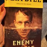 Rafa Brites Instagram - Vim assistir essa peça An enemy of the public!! Com o Jeromy Strong e o Michael Imperoli Bah que peça íncrivelllll!!! Atuação de todos… affff o Jeremy é bizarro em cena. E para os fãs de sucession … o Nicholas (Greg) estava la para assistir o amigo. Encontrei ele na saída!