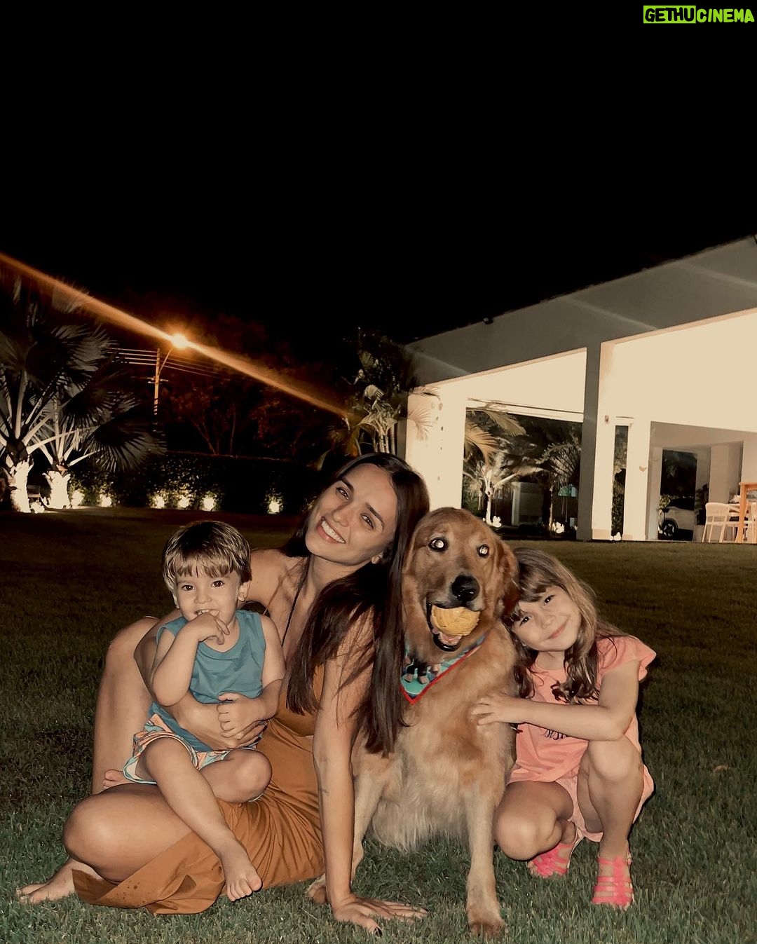 Rafa Kalimann Instagram - s贸 Deus sabe como eu precisava disso aqui, dias de descanso em casa agarrada com meus pequenos, quanta leveza e poder esses momentos tem na minha vida 馃ス Goi芒nia, Goi谩s, Brasil