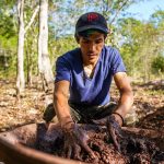 Rafa Polinesio Instagram - Iniciamos la construcción de nuestro huerto hace semanas 📅 está tomando más días de lo que me imaginé😅 cuando terminemos se los muestro💥 🥦🍅🌽