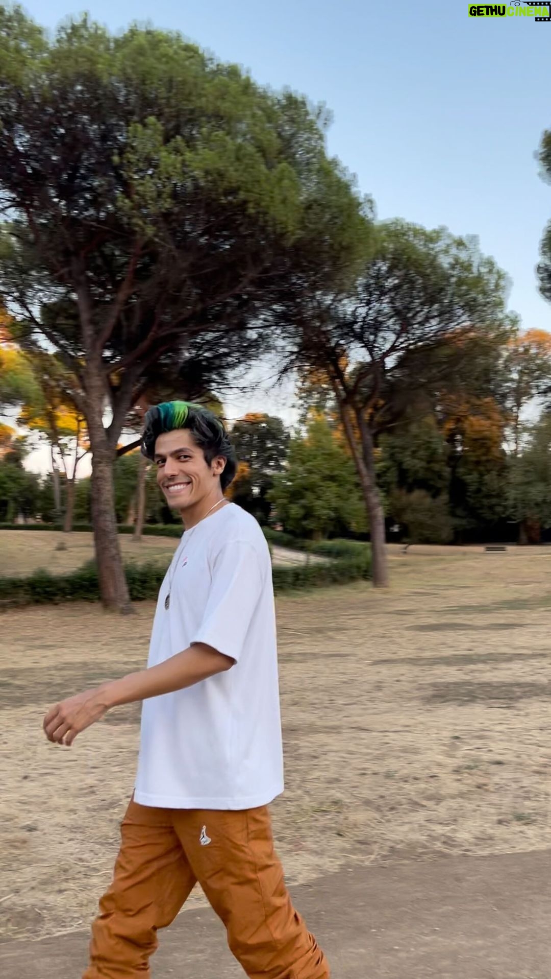 Rafa Polinesio Instagram - Llámame 🤌 ☎️⚡️