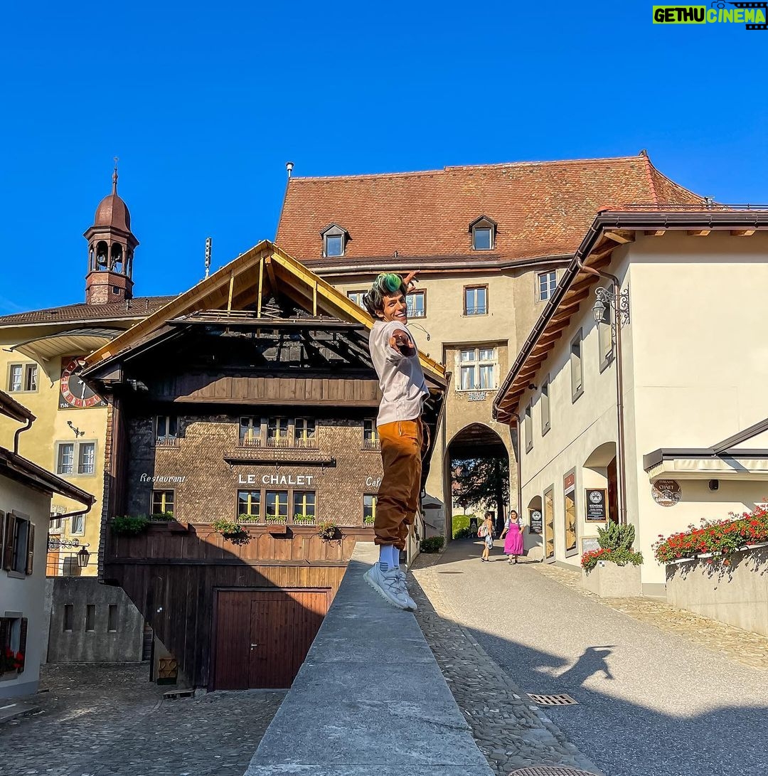 Rafa Polinesio Instagram - Pronto vlog de Suiza 🐄 Gruyeres Suiza