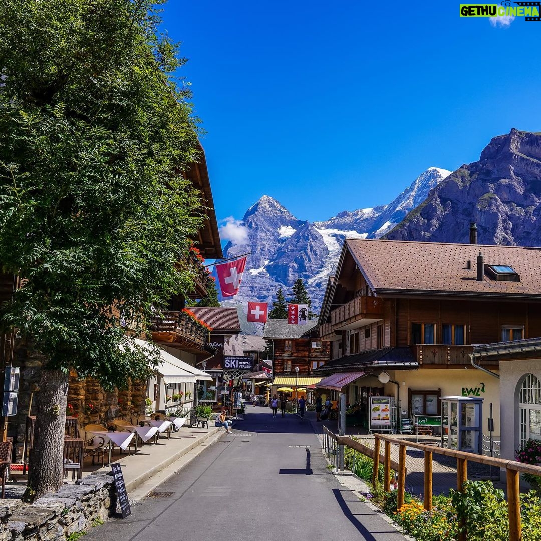 Rafa Polinesio Instagram - Pueblo de duendes 🍀🇨🇭 Murren, Switzerland