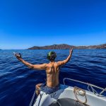 Rafa Polinesio Instagram - Perdidos en medio del océano 🐠🚤 Santorini, Grecia