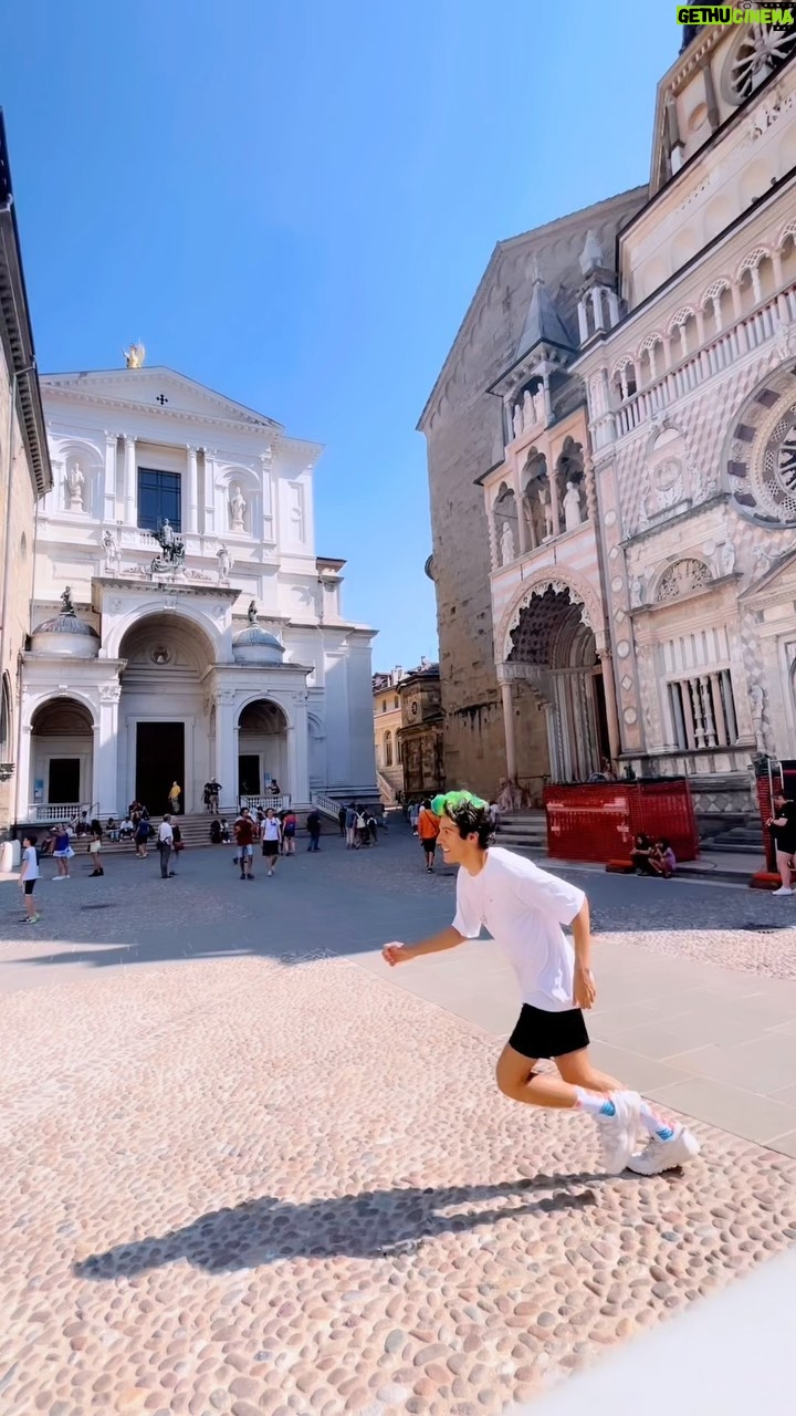 Rafa Polinesio Instagram - Que bueno que “A” estaba pendiente 😅🤦♂️ Bergamo, Italy