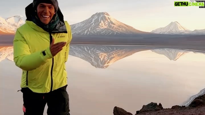 Rafa Polinesio Instagram - El desierto de Atacama 🇨🇱 se convirtió en uno de mis lugares favoritos en la Tierra 🌎. Cuando planeamos este viaje no imagine que un desierto escondiera tantos escenarios, personas y música tan únicos. En video y fotos no se ve extraordinario como en la realidad. Este espejo de agua casi me hace llorar, no me había pasado esto antes con un lugar 🙌 Desierto De Atacama