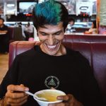 Rafa Polinesio Instagram - Mi familia india 🇮🇳 jajajaja mi cara en la primera foto 😂💀pero es la única que tenía con mi mamá India. Polinesios Gold ya vieron la versión extendida del vlog??