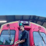 Rafa Polinesio Instagram - Tren solo para nosotros!! A donde nos vamos👇👇 En el último video se ve como pasó a centímetros de nosotros!!! Train and Floating Market , Thailand