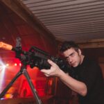 Rafael Lange Instagram - fui convocado para ajudar o Jack Ryan numa missão secreta e vivi o primeiro ep da série que você já pode assistir no Prime Video @primevideobr #JackRyanBR Campo de Marte