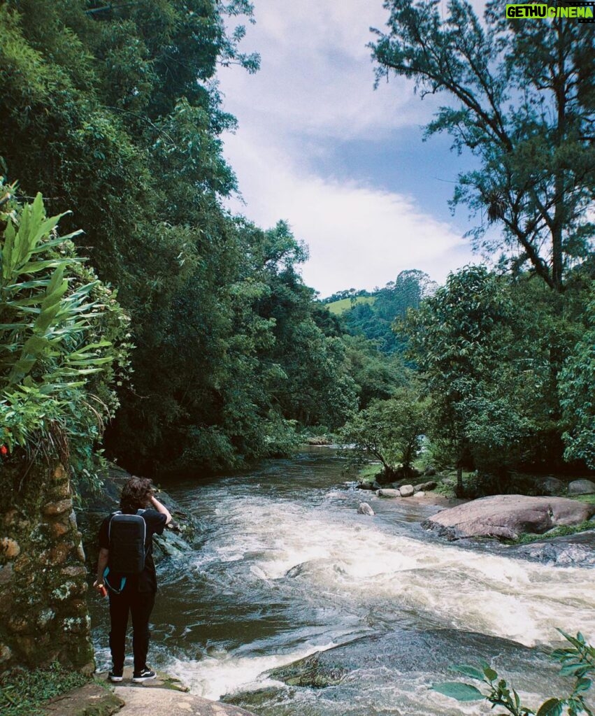 Rafael Lange Instagram - fugindo na fronteira do paraguai