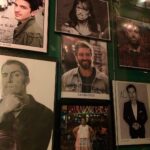 Rafinha Bastos Instagram - Sempre sonhei com essa imagem. Uma das maiores conquistas da minha carreira: Minha foto na parede do Comedy Cellar. Devo estar fazendo alguma coisa certa. Obrigado Noam, Estee, Val, Liz, equipe e colegas comediantes que fazem parte desse lugar incrível (obrigado ao meu amigo @imericneumann pelo clique). Obrigado a você que tá lendo por torcer por mim. 🙌 Ps: Sim… acho RAFI meio esquisito, mas é assim que gringo foge do ‘NH’, então pra mim tá blz. (📸: @carolbiazotto) 🇺🇸 I always dreamed of this image. One of the biggest achievements of my career: My picture on the wall of the Comedy Cellar. I must be doing something right. I'm very happy! Thanks Noam, Estee, Val, Liz, team and fellow comedians who are a part of this amazing place (thanks to my friend @imericneumann for the click). Thanks for cheering for your friend here. 🙌