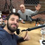 Rafinha Bastos Instagram - In 2019 I had just arrived in the United States and this guy invited me to chat on the biggest podcast in the world. He is ultra-respected among comedians because he has been helping, defending and pushing the scene for many years. I don't always agree with his views and that's exactly why I watch his content religiously. Spotify just deleted 110 episodes of his podcast. Why? Because he dared to discuss ideas. He dared to be wrong. Just that. Today you celebrate the silence of a voice, tomorrow it is your mouth that is being silenced. 🇧🇷 Em 2019 eu recém tinha chegado nos Estados Unidos e esse cara me chamou pra um papo no maior podcast do mundo. Meses depois me chamou pra abrir um show dele em Hollywood. É um cara ultra-respeitado entre os comediantes porque ajuda, defende e empurra a cena há muitos anos. Nem sempre concordo com as opiniões dele e é exatamente por isso que assisto o conteúdo dele religiosamente. O Spotify acaba de deletar 110 episódios do podcast dele. Porque? Porque ele ousou discutir idéias. Porque ele pisou estar errado. Só isso. Hoje você celebra o silêncio de uma voz, amanhã é a tua boca que tá sendo calada.