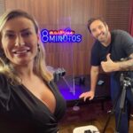 Rafinha Bastos Instagram - Prostituição, morte, violência, droga, religião, traição, televisão, bumbum, Cristiano Ronaldo. Que história maluca a vida dessa mulher. No ar uma das mais incríveis edições do Mais Que 8 Minutos: Andressa Urach. Vem assistir. Link na bio e nos stories.
