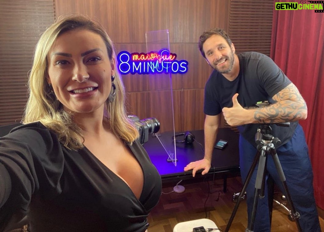 Rafinha Bastos Instagram - Prostituição, morte, violência, droga, religião, traição, televisão, bumbum, Cristiano Ronaldo. Que história maluca a vida dessa mulher. No ar uma das mais incríveis edições do Mais Que 8 Minutos: Andressa Urach. Vem assistir. Link na bio e nos stories.