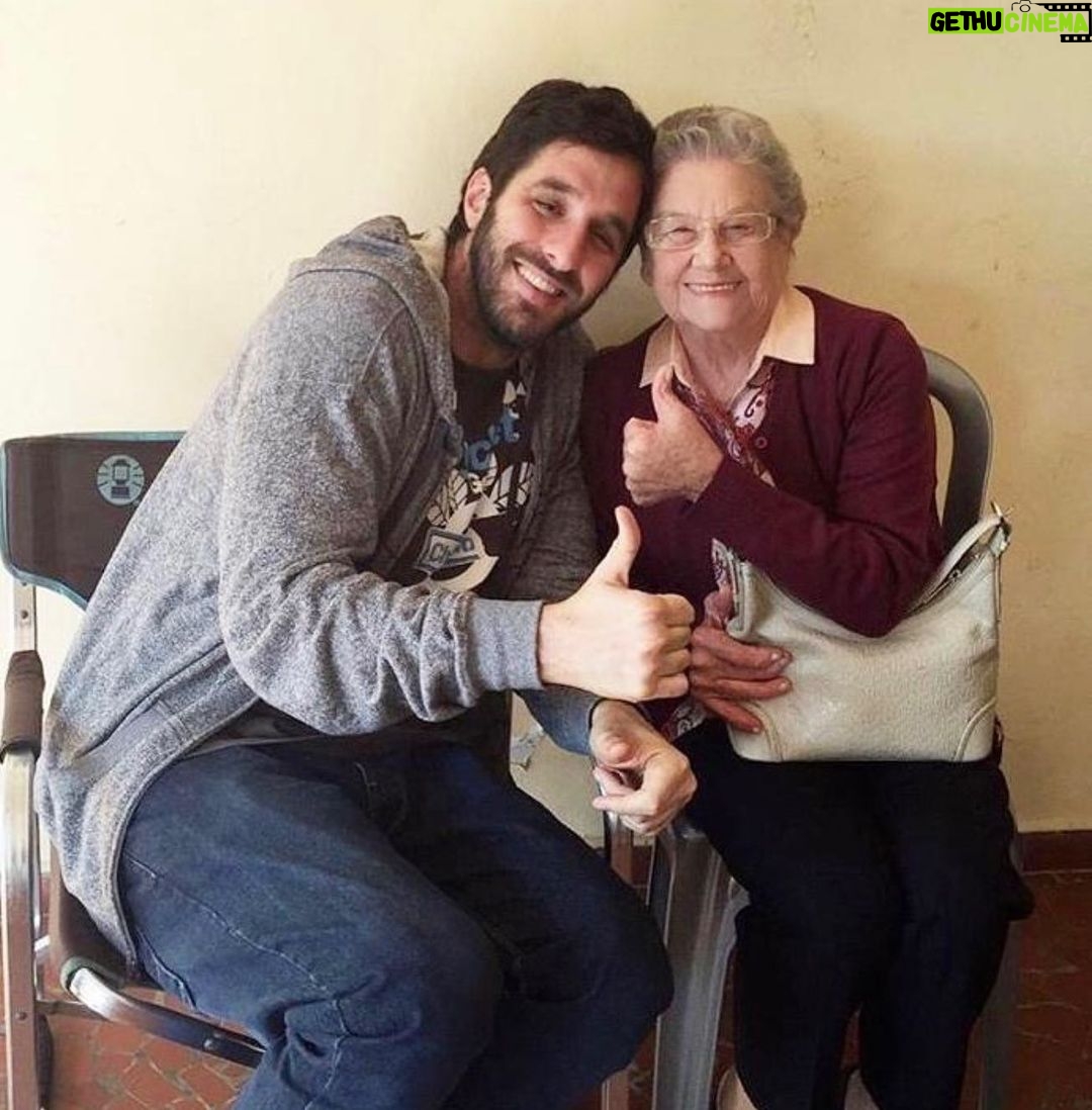 Rafinha Bastos Instagram - Faz uns feijãozinho irado aí em cima, @vovopalmirinha. 👵🏻 Descansa em paz. ❤️