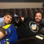 Rafinha Bastos Instagram - Quarentenos!!! 🧔🏻🐶🧒🏻!!! Eu, Dercy e Tonzera. São Paulo, Brazil