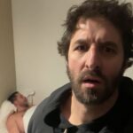 Rafinha Bastos Instagram - Dividindo o quarto com o amiguinho @maumeirelles.