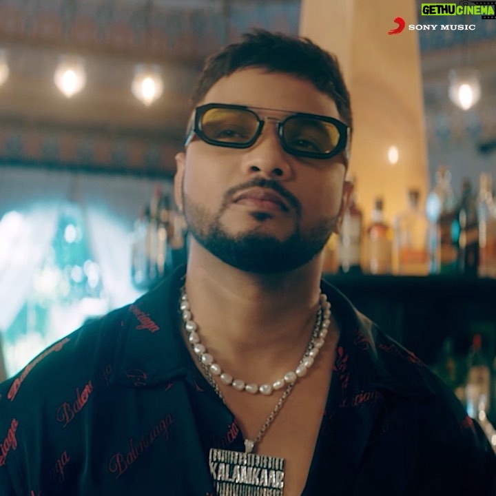 Raftaar - 214.9K Likes - Aap sab ka pyaar hai, tabhi Raftaar hai. Suniye mera latest gaana Ghana Kasoota aur follow kariye mujhe Spotify par, to listen to more of my music. Ghana Kasoota gaana suniye aur ghani kasooti playlists banaiye. God bless 🌟
#GhanaKasoota @surbhijyoti @rashmeetkaurofficial
@sonymusicindia @kalamkaarmusic @akprojekts @avvysra @b2getherpros @deepaknandal21 @shaziasamji @piyush_bhagat @spotify @spotifyindia