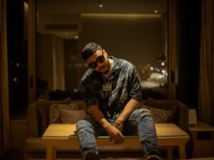 Raftaar Instagram - samay kee paravaah na karein. Just hold onto your face, cause it gon' melt when I'm done.
