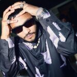 Raftaar Instagram - Yeh saari badi news tumse chupate chupate mera sarr dard ho raha hai but toofan se pehle shaanti zaroori hai. 🥷🧿🚀 Simple sa jawaab dedo bas….💭💭 Old School or New School ?? . . . . . 📸 @kartikkher ⭕️🩸 @kalamkaarmusic @akprojekts Delhi, India